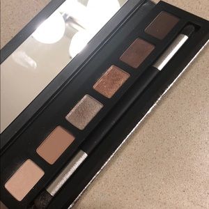 Mac eye shadow pallet